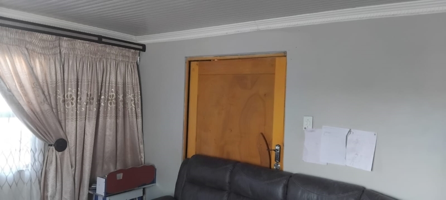 2 Bedroom Property for Sale in Phakamisa Eastern Cape